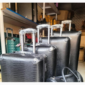 Set of 5 Leather Travel Luggage. 4 Tyres. Vacation. School