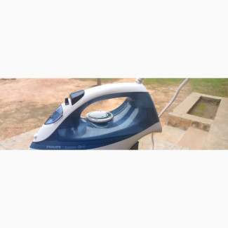 Philips Steam Iron Gc 1432/26/Bc - Almost Brand New