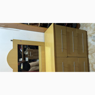 Home Interiors Dresser With Mirror and 6 Drawers