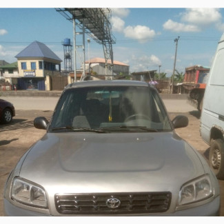 Toyota RAV4 Automatic 2000 Gray
