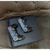 Ps4 Slim With 2 Pads and Games for Sale