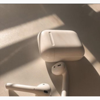 Apple Airpod 2 / Neatly Used’