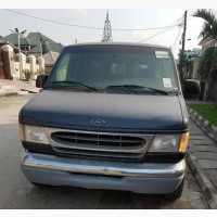 Ford E350 2000 Black