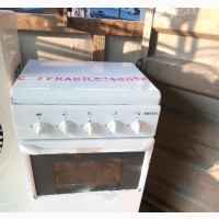 Gas Cooker With Four Burners and Oven