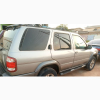 Nissan Pathfinder Automatic 2001 Gray