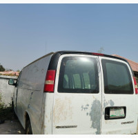 Chevrolet 3500 2002 White