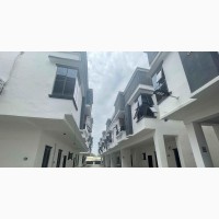 Luxury 4bdrm Terrace in Ikota Villa Estate with Pool Garden