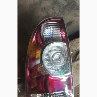 Toyota Tacoma the Two Side 2010-2012