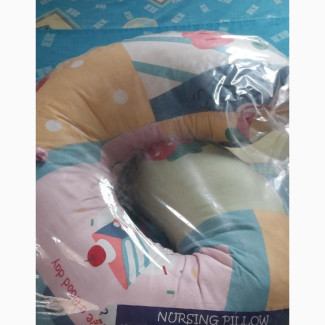 Brand New Nursing Pillow/Learn to Sit
