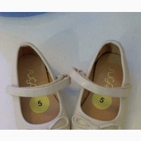 Baby Girl Gold Shoe