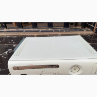 X-Box 360 With Original Power Adaptor, 3 Pads and 4-5 Games