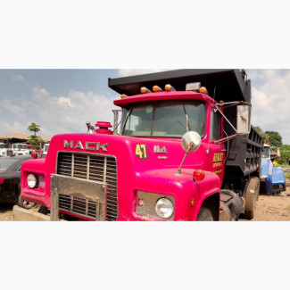 Mack CH Model - Heavy-Duty Truck