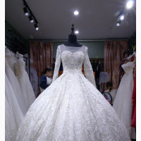 Neatly Used Wedding Dress for Sales