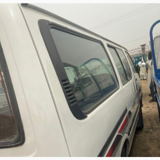 Toyota Grand HiAce 2002 White