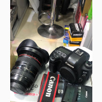 Canon EOS 5D Mark4 With 24/105mm Clean
