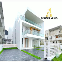 5bdrm Duplex in Chevron for sale