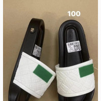 Trending Slide Pams