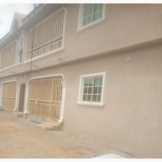 Sweet 3bedroom Flat(Upstairs) at Sapele Rd for Letting