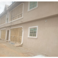 Sweet 3bedroom Flat(Upstairs) at Sapele Rd for Letting