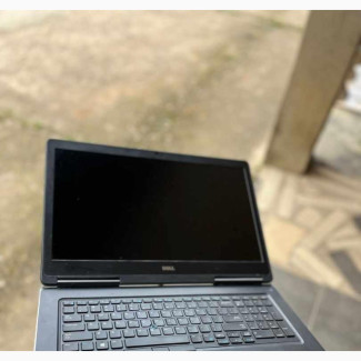 Laptop Dell Precision 7710 64GB Intel Xeon HDD+SSD 1T