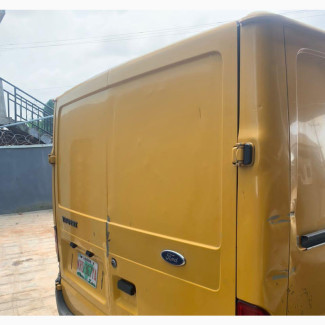 Ford F750 2010 Yellow