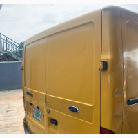Ford F750 2010 Yellow