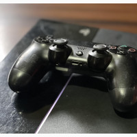 Playstation 4 and Pad (PS4)