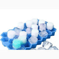 Silicone Ice Cube Tray With Cover - Brand New