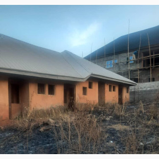 10bdrm House in Auchi for sale