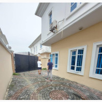 5bdrm Duplex in Osapa London for rent