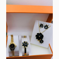 Set of Woman Fashion Wriswatch