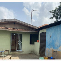 6bdrm Bungalow in Egbe/Idimu for sale