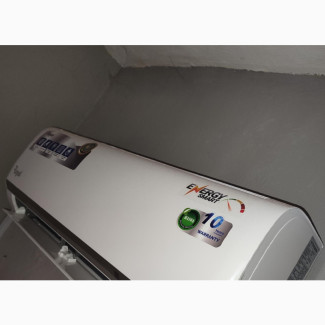Royal Energy Savings Inverter Air-Conditioner - Almost New