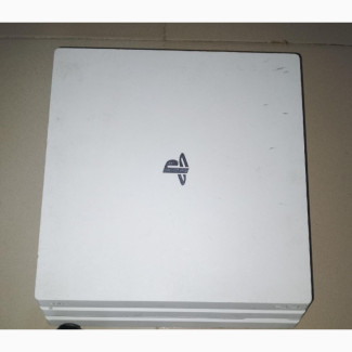 Clean Hacked PS4 Pro With Two Pads and 21 Games Inside
