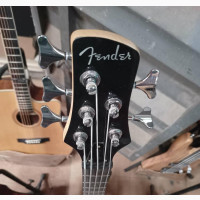 Fender 5 Strings Guitar