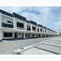 4bdrm Townhouse / Terrace in Osapa london for rent