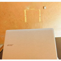Laptop Acer Aspire V3-112p 4GB Intel Celeron HDD+SSD 256GB