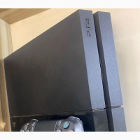 Super Neat UK Used Ps4 With 1 Pad and Complete Accessories