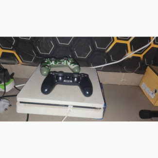 PS4 Slim Hacked With Games
