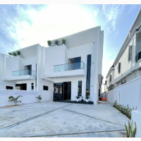 5bdrm House in Chevron for sale