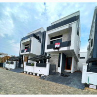 Luxurious 5 Bedroom Duplex in Chevron, Lekki for Sale