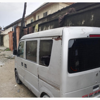 Suzuki APV Minibus 2000 Silver - Neat and Reliable