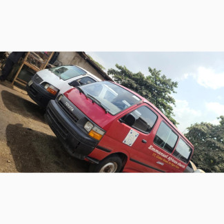 Toyota HiAce 2002 Red