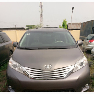 Toyota Sienna 2015 Gray