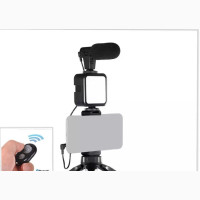 Vlogging Kit with LED Light and Microphone - Brand New