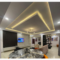 Stylish Three Bedroom Apartment With Pool Table