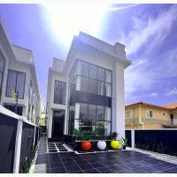 Luxury 5bdrm Duplex with Pool in Lekki for Sale