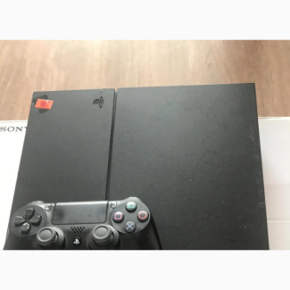 PlayStation 4 Regular + 1 Controller and Games