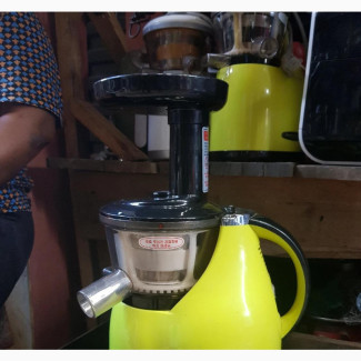 Hurom Slow Juicer