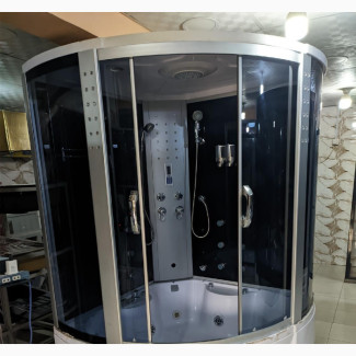 150×150 Executive Jacuzzi With Steam And Other Nice Features